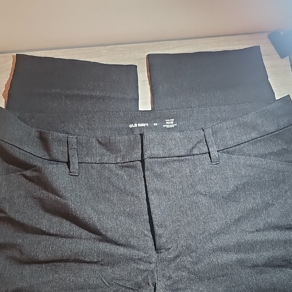 Old Navy Charcoal High-Rise Pixie Pants - Picture 3 of 3